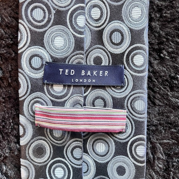TED BAKER MEN'S TIE GRAY‎ Circles Silk Width: 3.75" Length: 59" - Picture 4 of 5